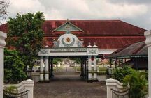 Borobudur & Prambanan in Yogyakarta, train to Malang, hike Bromo & Ijen // 4D3N