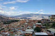 Private Tour Comuna 13 with Cable Car Ride