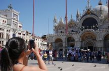 Venice in a Day: St. Mark’s, Doge’s, Gondola and Murano & Burano