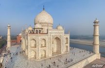 Private Day Tour to Taj Mahal and Agra Fort from Delhi by Car