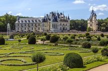 Loire Valley Day Trip with 3 Castles with Chambord and Chenonceau