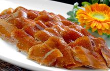 Beijing's Mutianyu Great Wall with Special Peking duck lunch and acrobatics show