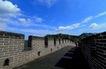 Beijing's Mutianyu Great Wall with Special Peking duck lunch and acrobatics show