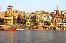 Varanasi Boat Ride and Ancient Temples Day Tour with Breakfast