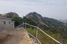 Sunset view & hiking through Seoul Fortress with seafood Market