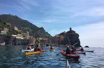 Paddle along the Cinque Terre