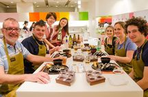 Tokyo Tsukiji Outer Fish Market Tour and Sushi Cooking Lesson 