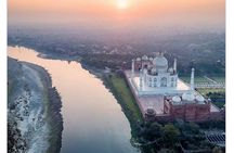 Taj Mahal Sunrise/Sunset Trip by car from Delhi to Delhi