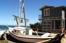 Full Day Trip to Isla Negra, Pomaire & Undurraga Vineyard - Small Group