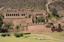 Abhaneri, Bhangarh Day Trip – Car, Guide, Lunch & Monkey Temple