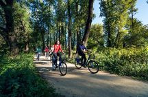 Half-Day Warsaw City Sightseeing Bike Tour for Small Group