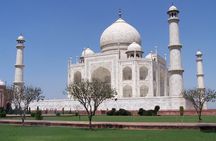 Taj Mahal Tour from Delhi by India's Fastest Train (GATIMAAN EXP)