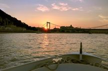 One hour Hen or Stag private party boat Budapest with unlimited beer and wine