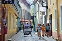 Private Shore Excursion: Tallinn Old Town Walking Tour with Round-Trip Transfer