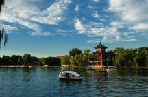 Beijing Hutong Private Walking Tour with Rickshaw in Shichahai Scenic Resort