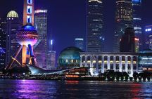 Evening Thai Dinner and Huangpu River Cruise in Shanghai