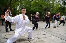 Beijing Private Tai Chi Class and Bike Tour at Houhai Lake