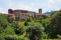 Volcanic Trekking: Volcano, Forest and Waterfall Day Trip from Girona with Lunch