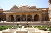 Full-Day Jaipur City Tour with Amber Fort and City Palace