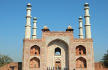 Agra Short Tour of Akbar Tomb, Gurudwara Guru Ka Tal and Dayalbagh