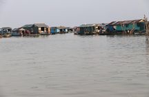 Guided Floating Village Boat Tour in Siem Reap