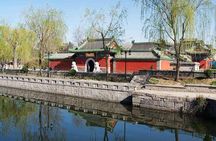 Beijing Private Tai Chi Class and Bike Tour at Houhai Lake