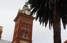 Adelaide Walking Tour: Hills, Squares and Parklands