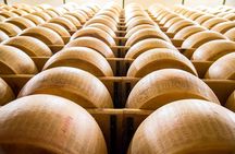 Guided group tour TastyBus: Parmesan Cheese and Parma Ham
