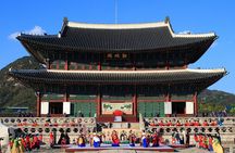 Walking Tour with Gyeongbokgung Palace, Bukchon, Insadong