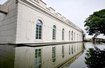 Macau: Private Historic City Tour with Local Food Tasting Tour