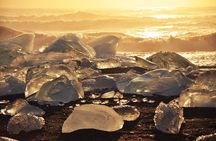 Glacier Lagoon & Fjaðrárgjúfur Canyon Group Tour from Reykjavik