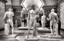 Semi-Private Homoerotic Louvre Tour with Reserved Entrance Time