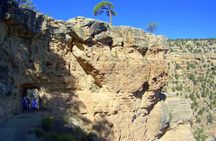 Grand Canyon Hike with Sedona and Flagstaff Hotel Pickup