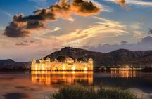 Jaipur Amer Fort, Jal Mahal & Stepwell Private Half-Day Tour