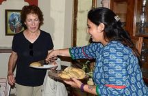 3-hour Private Cooking Lesson and Meal in a Local Agra Home