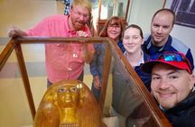 Private day tour to Giza Pyramids and Camel ride & Egyptian Museum 