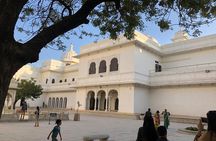 Guided Chittorgarh Fort Day Tour from Udaipur With Lunch
