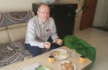 Immersive walking tour in Pune for cultural immersion with guide