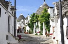 Alberobello and Polignano private walking tour 