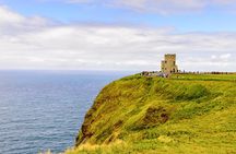 (Small Group) Cliffs of Moher and Castle Tour from Dublin