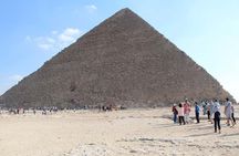 Giza pyramids and Egyptian museum Stopover tour