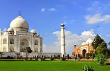 Delhi: Luxury Overnight Agra Tour by Car with Five Star Hotel!