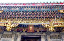 2-Hour Private Longshan Temple Walking Tour