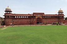 Kolkata to Taj Mahal Same-Day Tour by Flight with Private Guide