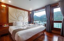 Staying 3 days - 2 nights on boat included: biking island and water activities
