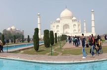 Private Taj Mahal and Agra Tour from Gurugram(Gurgaon) by Car