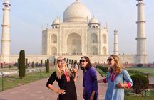 Private Taj Mahal and Agra Tour from Gurugram(Gurgaon) by Car