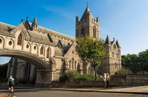 Essential Private Dublin walking tour for up to 6 people 