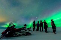 Northern Lights Snowmobile Safari from Rovaniemi with Campfire Picnic