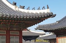 Best Walking Tour to Gyeongbok Palace n Bukchon with Expert